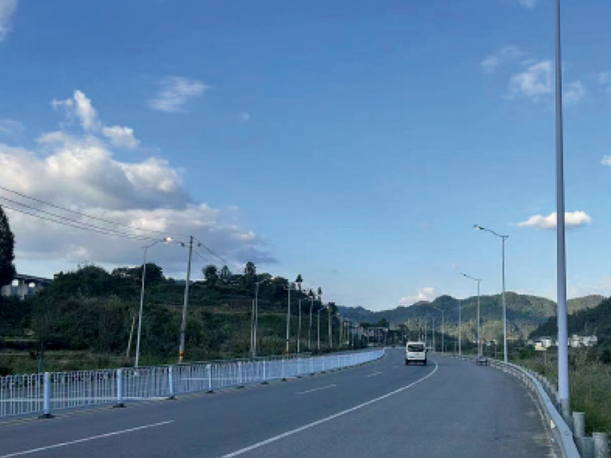 吉首市城郊公路安全提升亮化工程.jpg